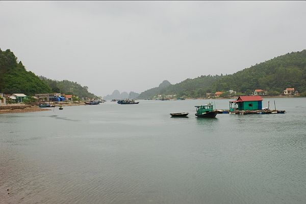 ile de Cong Tay dans la baie de Bai Tu Long